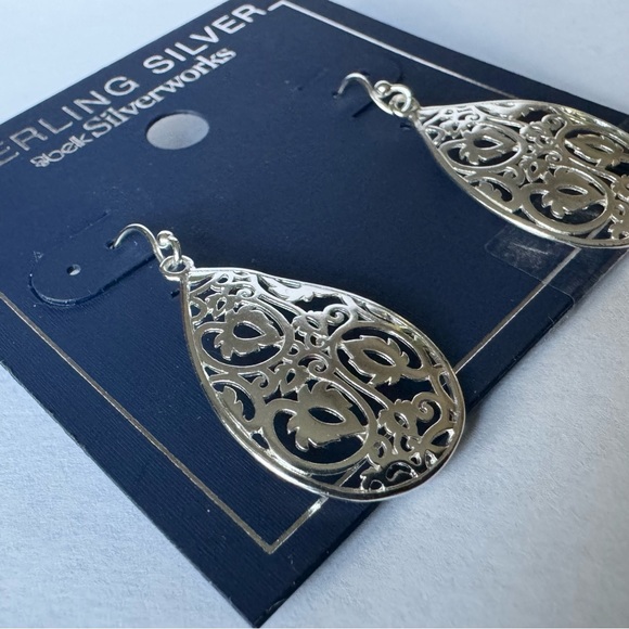 NEW Women’s Sterling Silver by Belk Silverworks Teardrop Earrings NWT - Picture 3 of 5